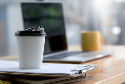نقش قهوه در فرهنگ کاری و فضای اداری