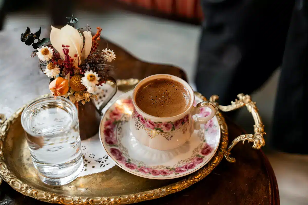 مقایسه قهوه فوری گلد و کلاسیک برای مصرف روزانه